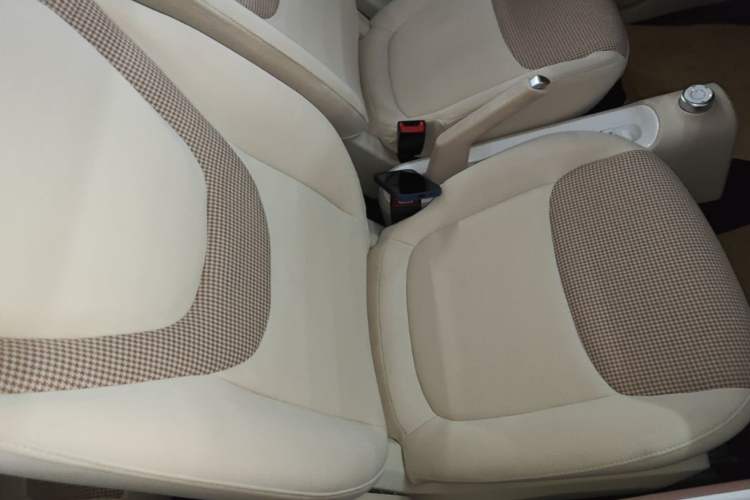 Used Wuling Hongguang MINIEV 2024 3rd Generation 215km Advanced Version Right Front Seat