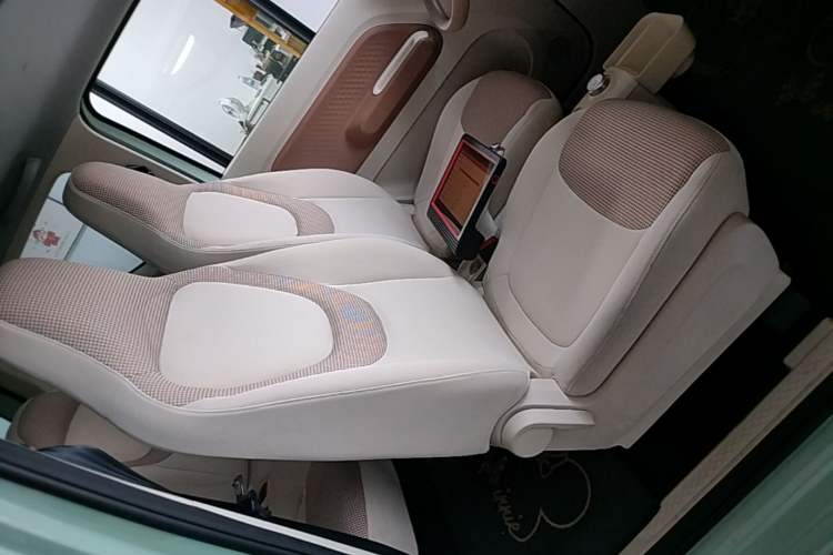 Used Wuling Hongguang MINIEV 2024 3rd Generation 170 km Right Front Seat