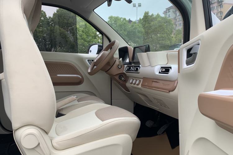 Used Wuling Hongguang MINIEV 2024 3rd Generation 215km Advanced Version Right Front Seat