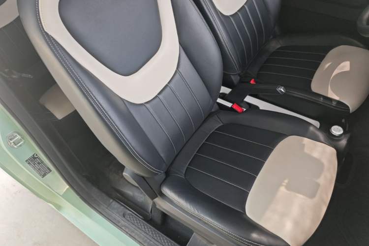 Used Wuling Hongguang MINIEV 2024 3rd Generation 215km Youth Edition Right Front Seat