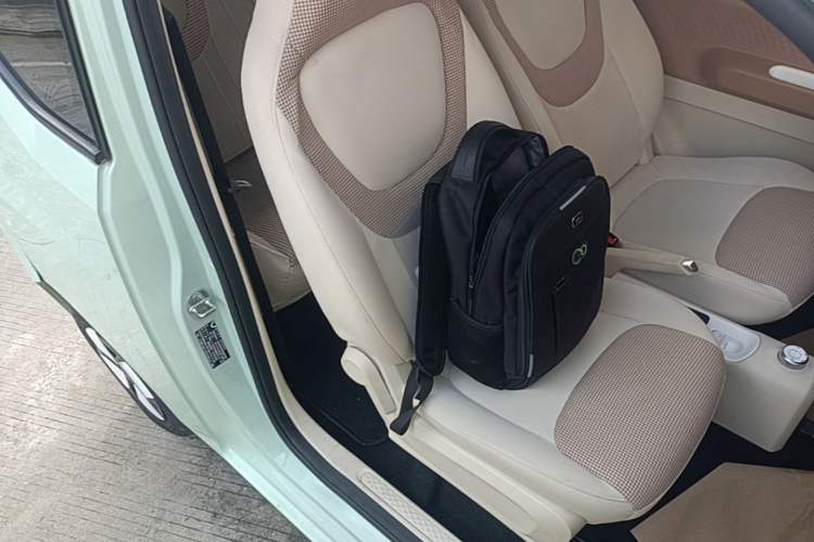 Used Wuling Hongguang MINIEV 2024 3rd Generation 215km Advanced Version Right Front Seat