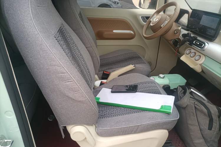 Used Wuling Hongguang MINIEV 2024 3rd Generation 215km Advanced Version Right Front Seat