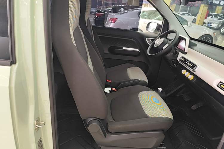 Used Wuling Hongguang MINIEV 2024 3rd Generation 215km Youth Edition Right Front Seat