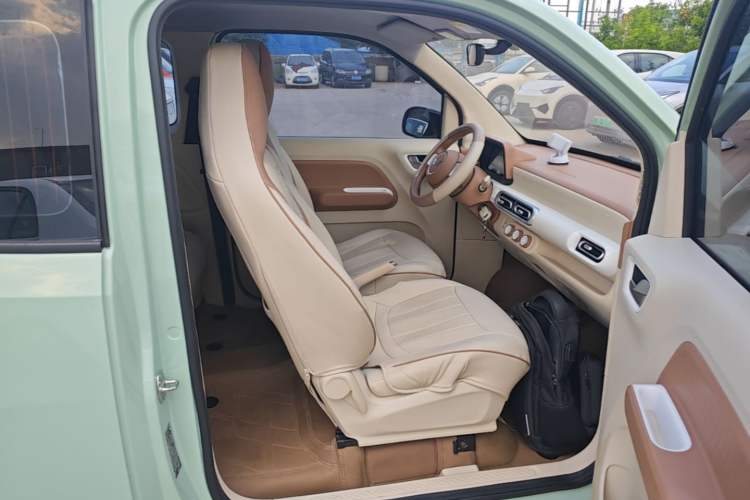 Used Wuling Hongguang MINIEV 2024 3rd Generation 215km Youth Edition Right Front Seat