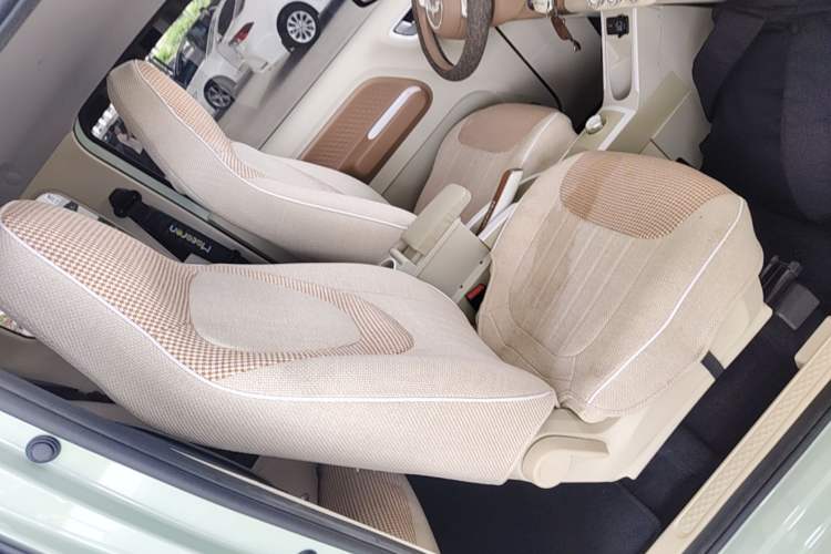 Used Wuling Hongguang MINIEV 2024 3rd Generation 215km Youth Edition Right Front Seat
