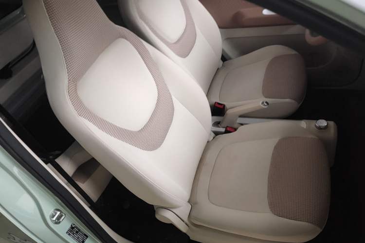 Used Wuling Hongguang MINIEV 2024 3rd Generation 170 km Right Front Seat