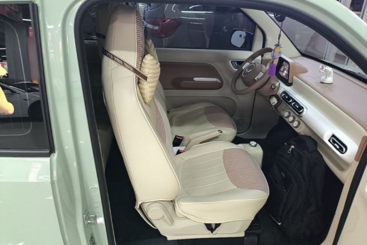 Used Wuling Hongguang MINIEV 2024 3rd Generation 215km Youth Edition Right Front Seat