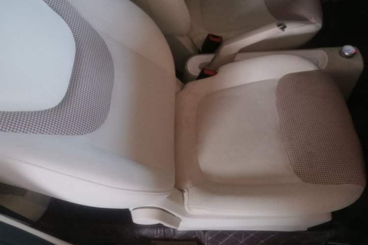 Used Wuling Hongguang MINIEV 2024 3rd Generation 170 km Right Front Seat