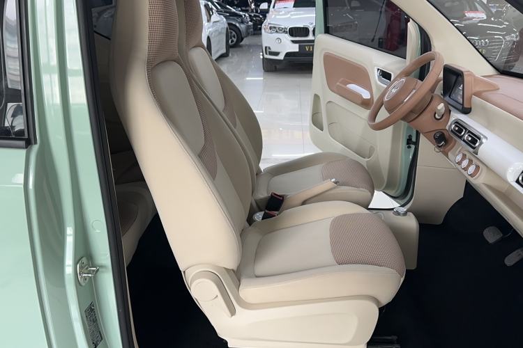 Used Wuling Hongguang MINIEV 2024 3rd Generation 215km Youth Edition Right Front Seat