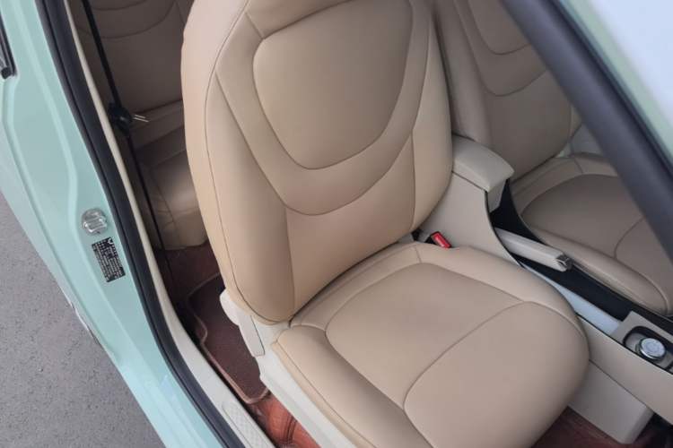 Used Wuling Hongguang MINIEV 2024 3rd Generation 215km Advanced Version Right Front Seat
