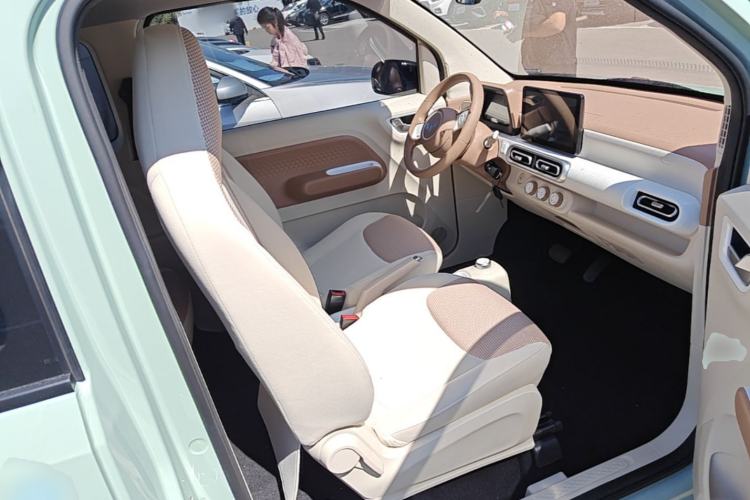 Used Wuling Hongguang MINIEV 2024 3rd Generation 215km Youth Edition Right Front Seat