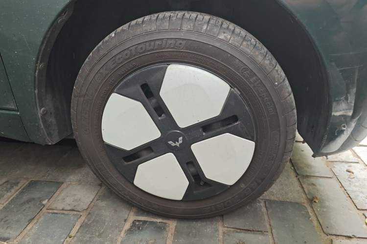 Used Wuling Hongguang MINIEV 2024 3rd Generation 215km Advanced Version Right Front Wheel Hub