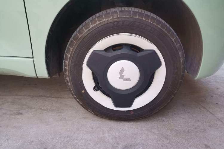 Used Wuling Hongguang MINIEV 2024 3rd Generation 215km Youth Edition Right Front Wheel Hub
