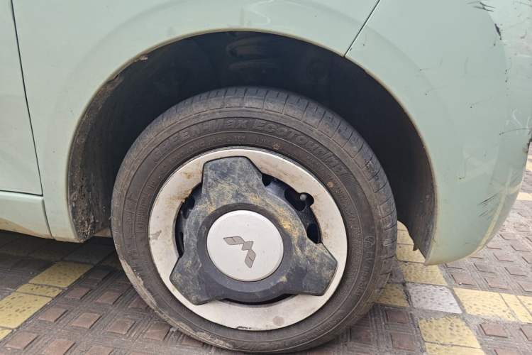 Used Wuling Hongguang MINIEV 2024 3rd Generation 215km Youth Edition Right Front Wheel Hub