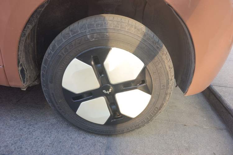 Used Wuling Hongguang MINIEV 2024 3rd Generation 215km Youth Edition Right Front Wheel Hub