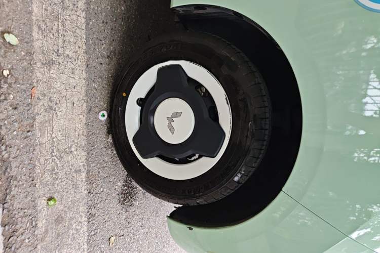 Used Wuling Hongguang MINIEV 2024 3rd Generation 215km Youth Edition Right Front Wheel Hub