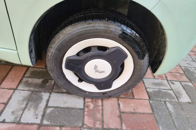 Used Wuling Hongguang MINIEV 2024 3rd Generation 215km Youth Edition Right Front Wheel Hub