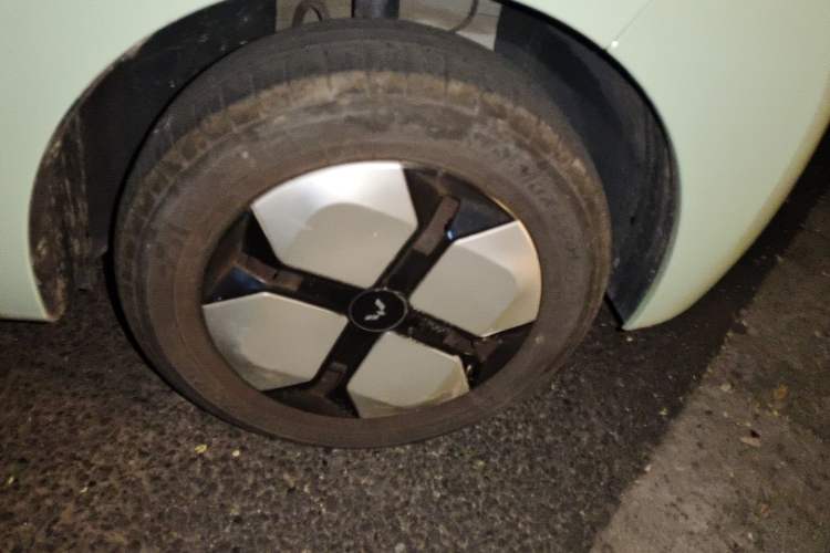Used Wuling Hongguang MINIEV 2024 3rd Generation 215km Youth Edition Right Front Wheel Hub