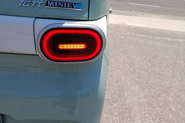 Used Wuling Hongguang MINIEV 2024 3rd Generation 215km Youth Edition Right Rear Taillight