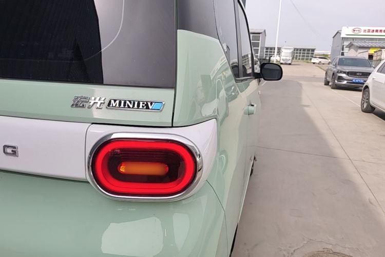 Used Wuling Hongguang MINIEV 2024 Third Generation 120 km Right Rear Taillight