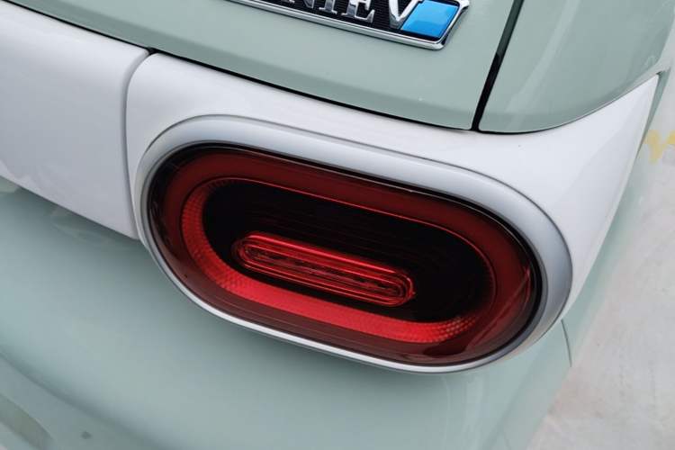 Used Wuling Hongguang MINIEV 2024 3rd Generation 215km Youth Edition Right Rear Taillight