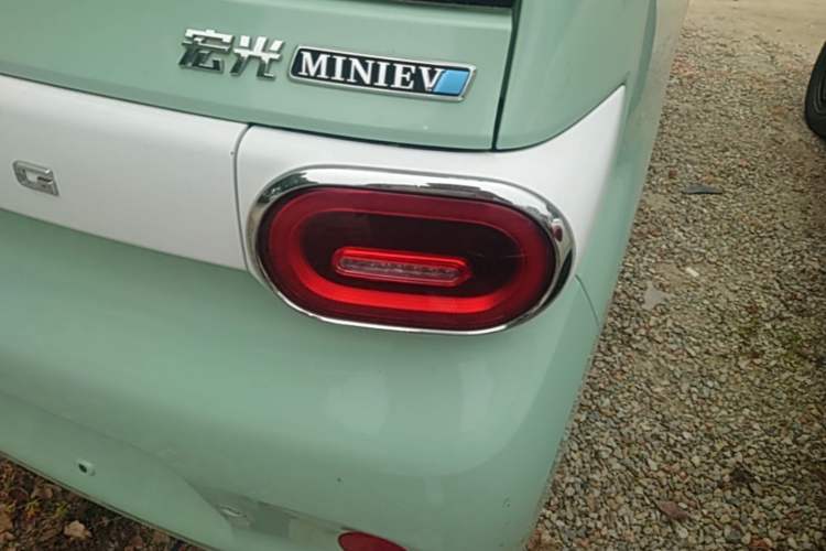 Used Wuling Hongguang MINIEV 2024 3rd Generation 215km Advanced Version Right Rear Taillight