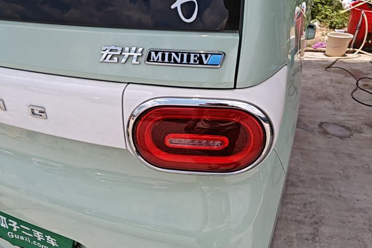 Used Wuling Hongguang MINIEV 2024 3rd Generation 215km Advanced Version Right Rear Taillight