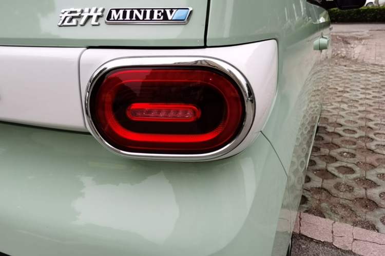 Used Wuling Hongguang MINIEV 2024 3rd Generation 170 km Right Rear Taillight