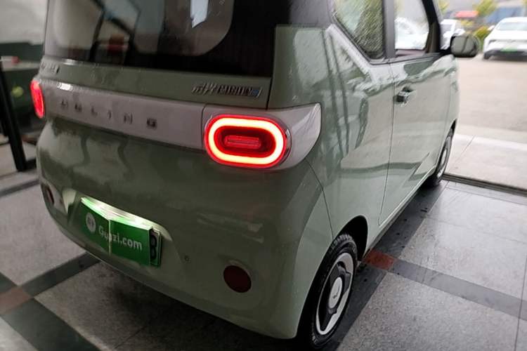 Used Wuling Hongguang MINIEV 2024 3rd Generation 170 km Right Rear Taillight