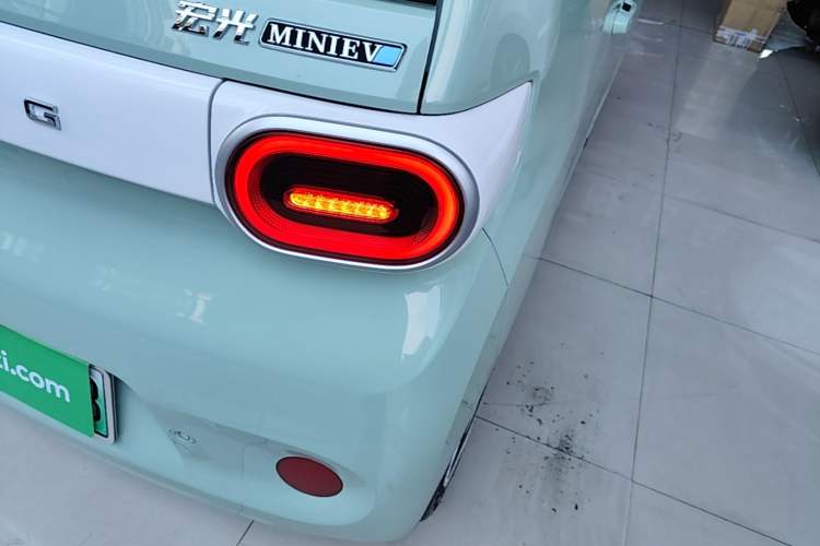 Used Wuling Hongguang MINIEV 2024 3rd Generation 215km Youth Edition Right Rear Taillight