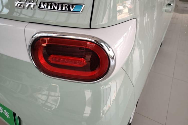 Used Wuling Hongguang MINIEV 2024 3rd Generation 215km Advanced Version Right Rear Taillight