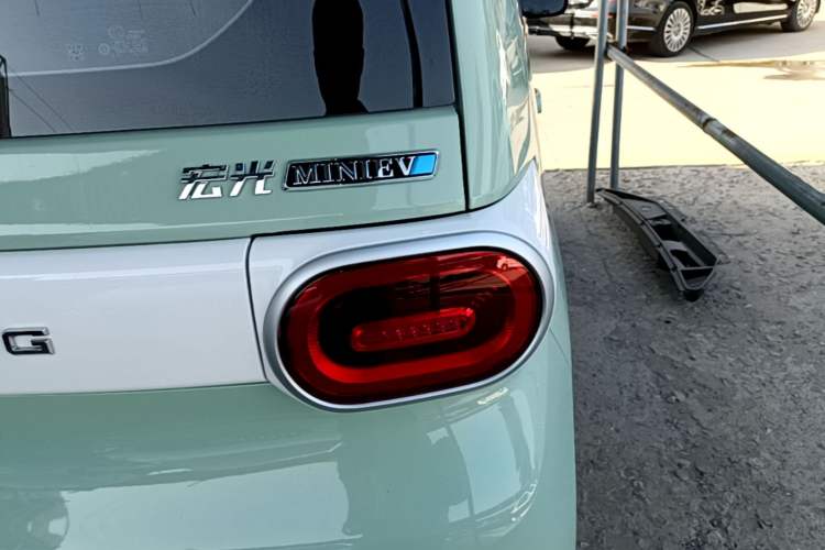 Used Wuling Hongguang MINIEV 2024 3rd Generation 215km Youth Edition Right Rear Taillight