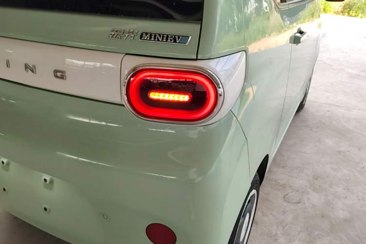Used Wuling Hongguang MINIEV 2024 3rd Generation 170 km Right Rear Taillight