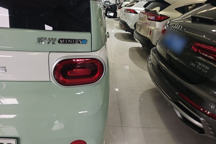 Used Wuling Hongguang MINIEV 2024 3rd Generation 215km Youth Edition Right Rear Taillight