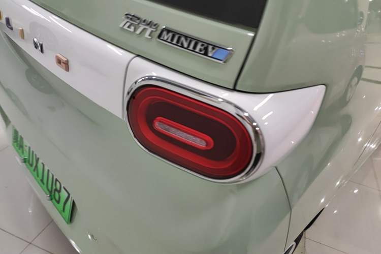 Used Wuling Hongguang MINIEV 2024 3rd Generation 170 km Right Rear Taillight