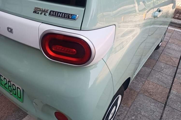 Used Wuling Hongguang MINIEV 2024 3rd Generation 215km Youth Edition Right Rear Taillight