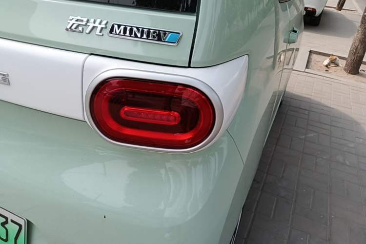 Used Wuling Hongguang MINIEV 2024 3rd Generation 215km Youth Edition Right Rear Taillight