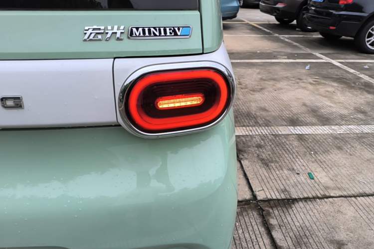 Used Wuling Hongguang MINIEV 2024 3rd Generation 215km Advanced Version Right Rear Taillight