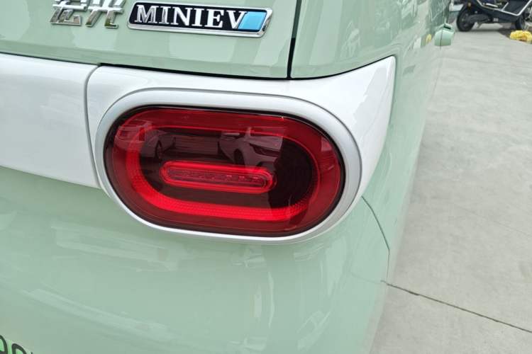 Used Wuling Hongguang MINIEV 2024 3rd Generation 215km Youth Edition Right Rear Taillight