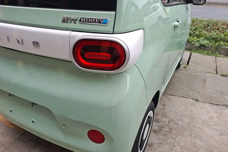 Used Wuling Hongguang MINIEV 2024 3rd Generation 215km Youth Edition Right Rear Taillight