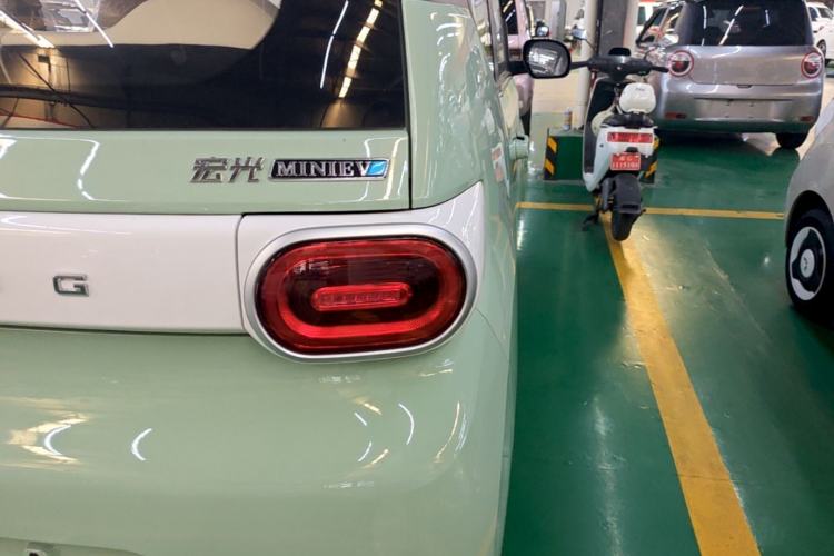 Used Wuling Hongguang MINIEV 2024 3rd Generation 215km Youth Edition Right Rear Taillight