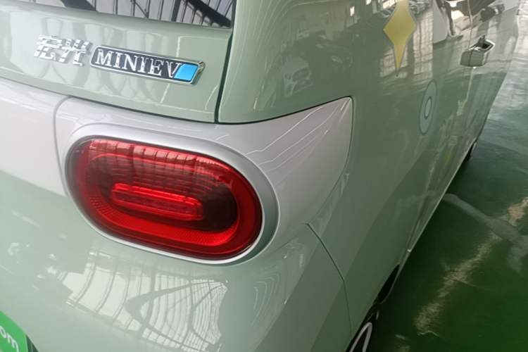 Used Wuling Hongguang MINIEV 2024 3rd Generation 215km Youth Edition Right Rear Taillight