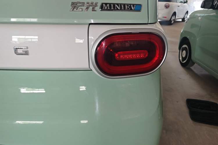 Used Wuling Hongguang MINIEV 2024 3rd Generation 215km Youth Edition Right Rear Taillight