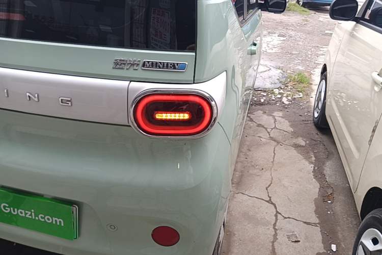 Used Wuling Hongguang MINIEV 2024 3rd Generation 215km Advanced Version Right Rear Taillight