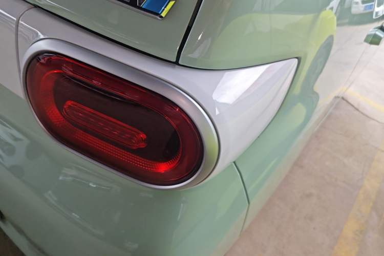 Used Wuling Hongguang MINIEV 2024 3rd Generation 215km Youth Edition Right Rear Taillight