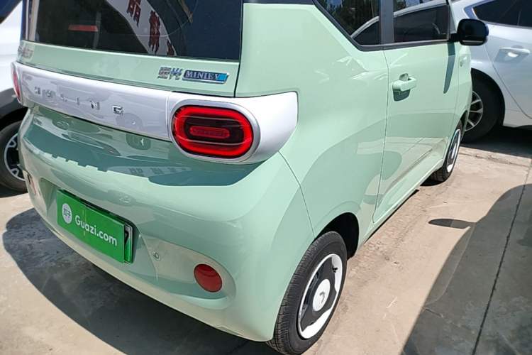 Used Wuling Hongguang MINIEV 2024 3rd Generation 215km Youth Edition Right Rear Taillight