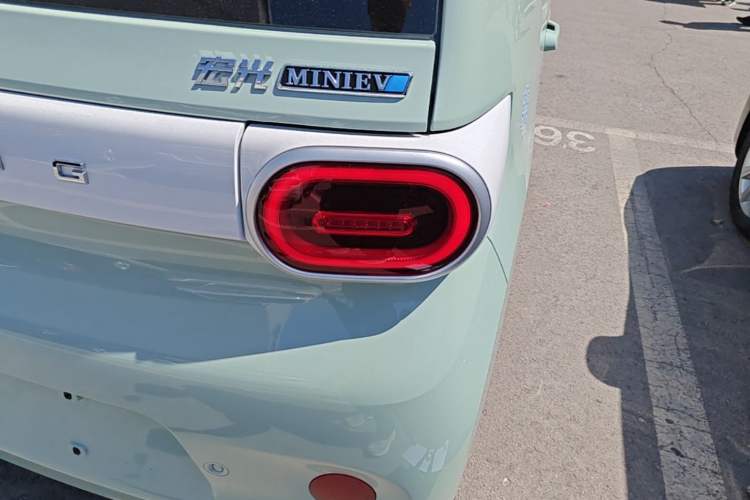 Used Wuling Hongguang MINIEV 2024 3rd Generation 215km Youth Edition Right Rear Taillight