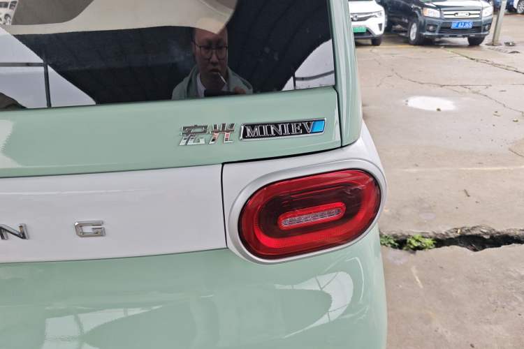 Used Wuling Hongguang MINIEV 2024 3rd Generation 215km Advanced Version Right Rear Taillight