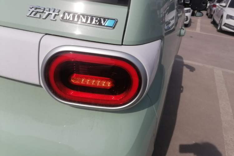 Used Wuling Hongguang MINIEV 2024 3rd Generation 215km Youth Edition Right Rear Taillight