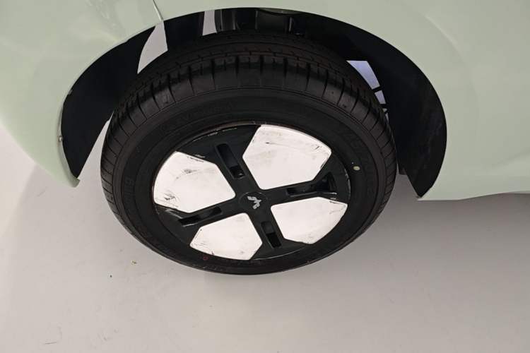 Used Wuling Hongguang MINIEV 2024 3rd Generation 215km Advanced Version Right Rear Wheel Hub